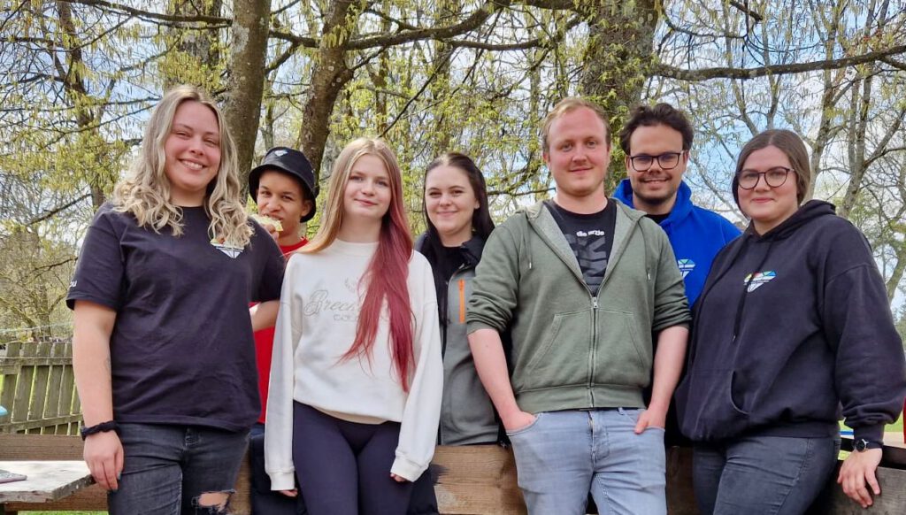Ein Gruppenfoto der Jugendfondsmitglieder, die am Familientag auf der Wildenburg beteiligt waren